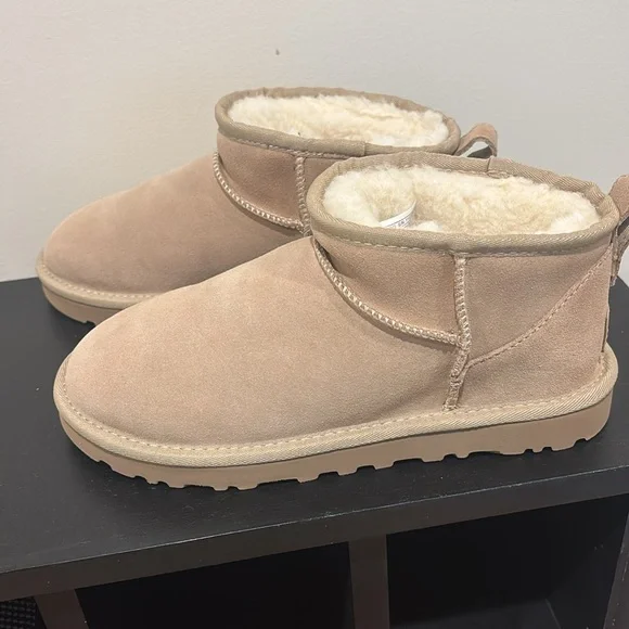 UGG boots- Classic Ultra Mini - Picture 3 of 5